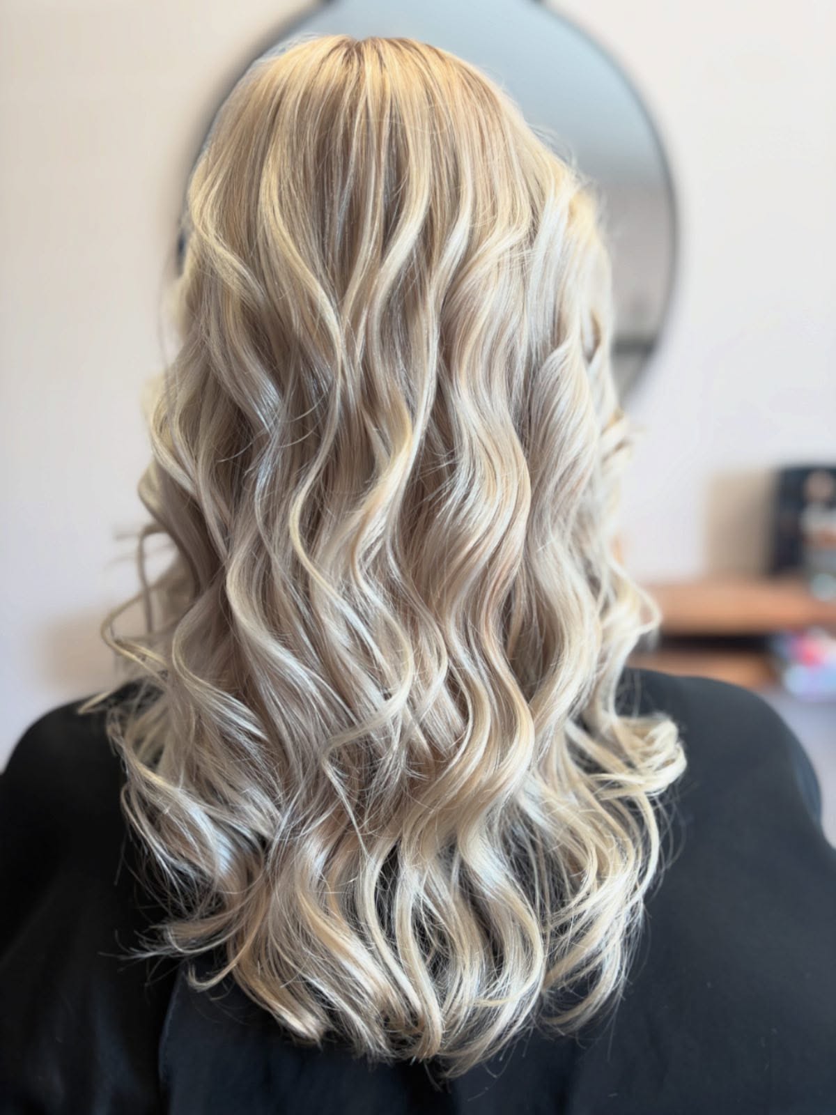 IJsblonde slagen in lang haar